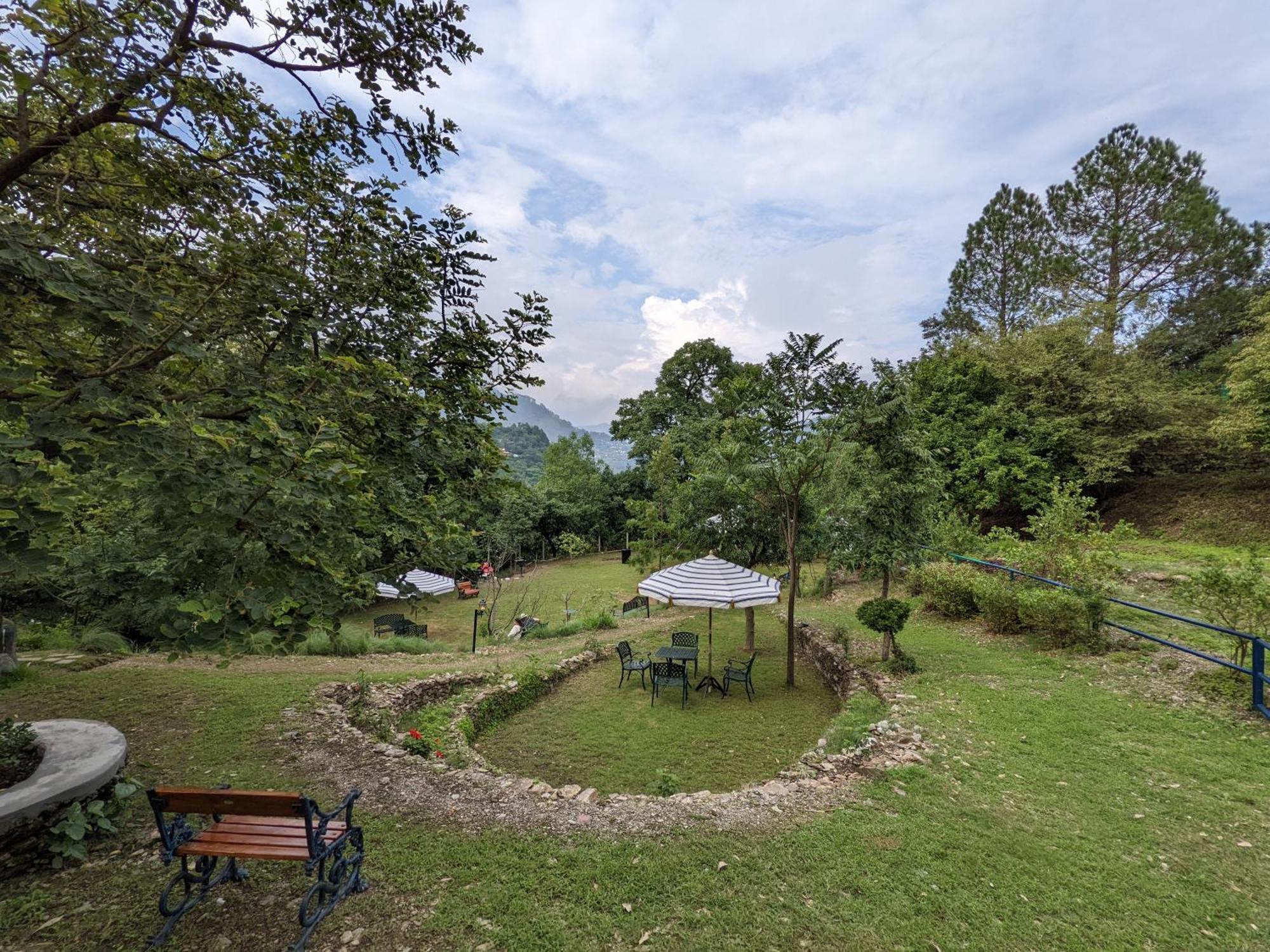 Blue Book At Gethia, Nainital Hotel Luaran gambar